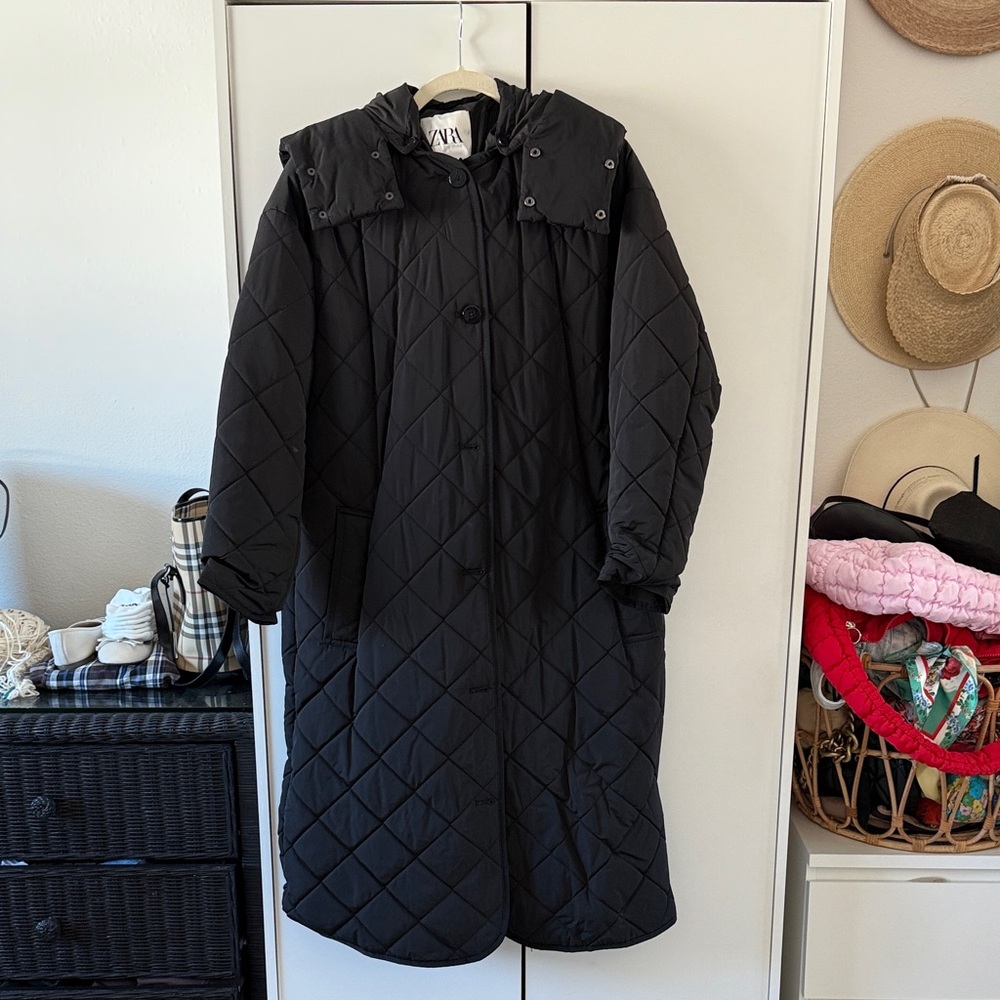 ZARA / Black Quilted Long Puffer w/ removable hood